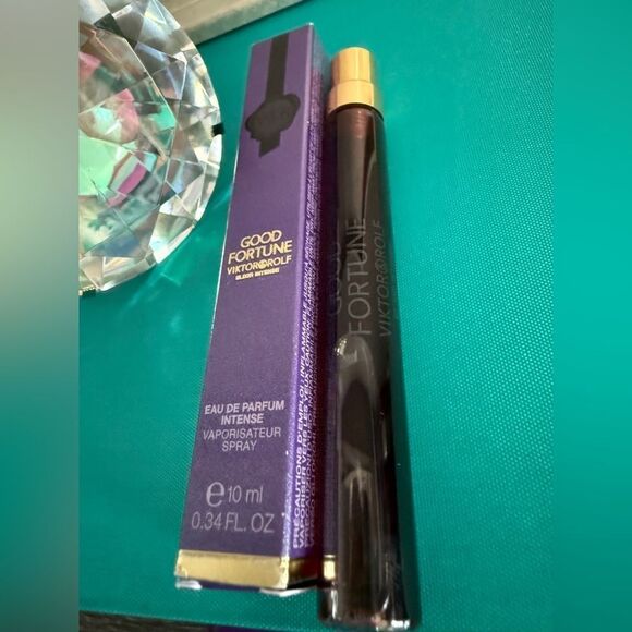Viktor & Rolf Good Fortune Elixir Intense Eau de Parfum – Travel Spray 10ml - Picture 4 of 17
